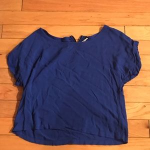 Blouse with zipper in back